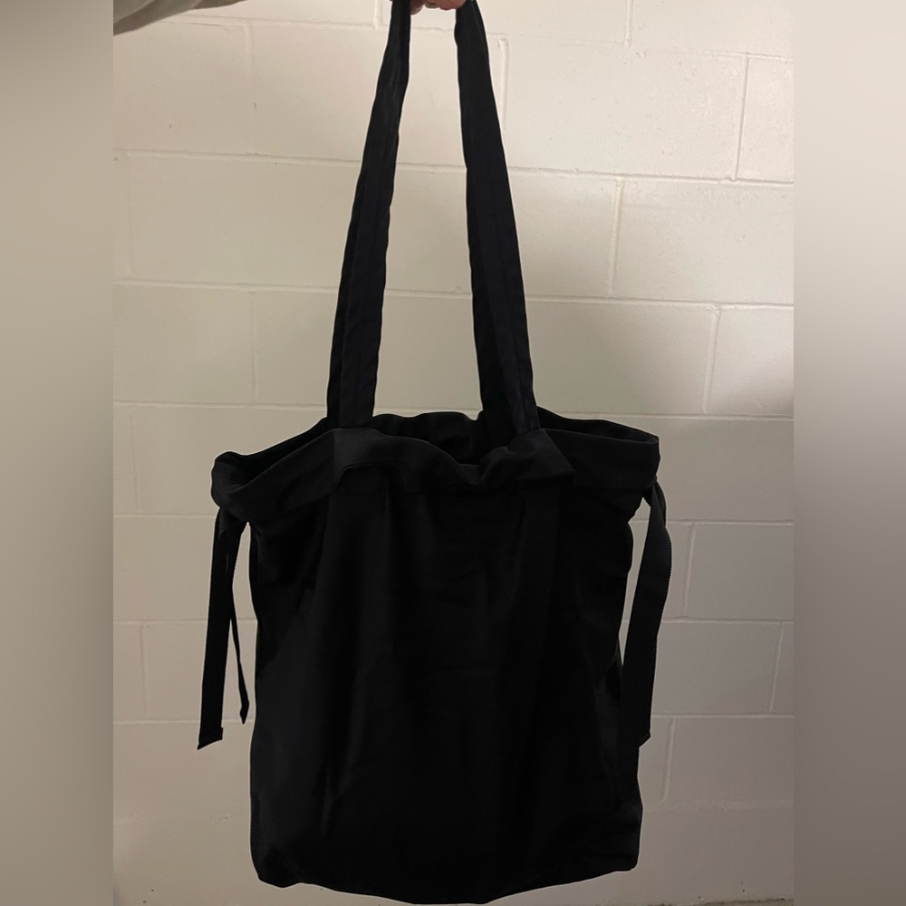 LULULEMON DRAWSTRING TOTE